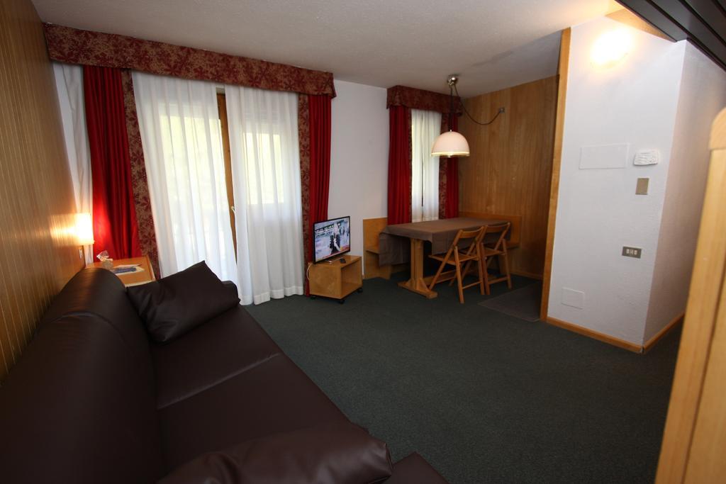 Residence Les Coupoles Champoluc Habitación foto